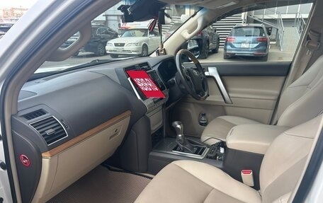 Toyota Land Cruiser Prado 150 рестайлинг 2, 2019 год, 5 300 000 рублей, 6 фотография