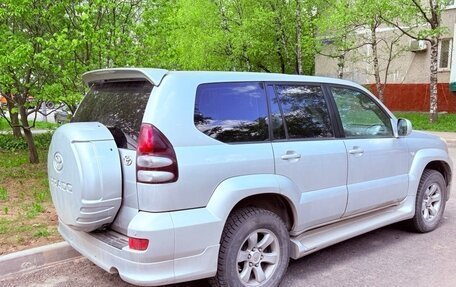 Toyota Land Cruiser Prado 120 рестайлинг, 2008 год, 2 000 000 рублей, 2 фотография