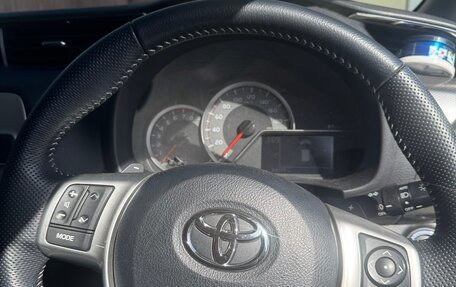 Toyota Vitz, 2014 год, 1 300 000 рублей, 5 фотография