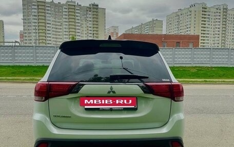Mitsubishi Outlander III рестайлинг 3, 2021 год, 2 800 000 рублей, 30 фотография