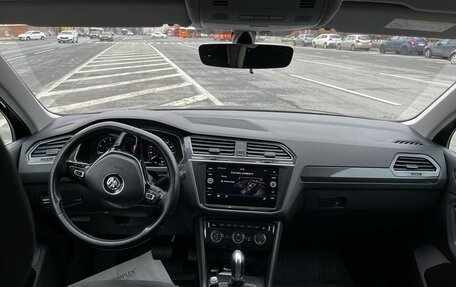 Volkswagen Tiguan II, 2017 год, 2 489 000 рублей, 11 фотография