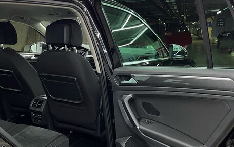 Volkswagen Tiguan II, 2017 год, 2 489 000 рублей, 23 фотография