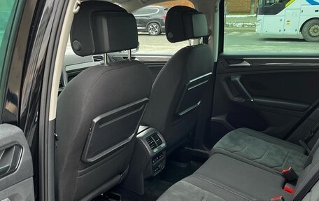 Volkswagen Tiguan II, 2017 год, 2 489 000 рублей, 34 фотография