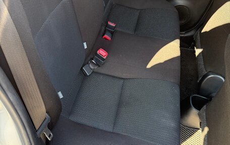 Toyota Vitz, 2019 год, 850 000 рублей, 9 фотография