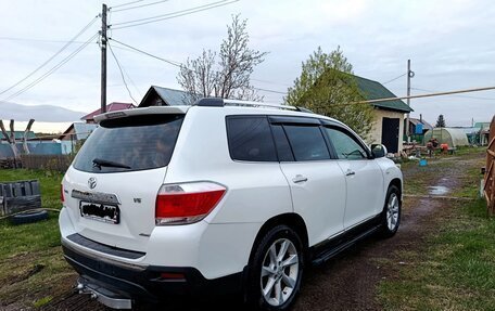 Toyota Highlander III, 2012 год, 2 200 000 рублей, 2 фотография