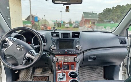 Toyota Highlander III, 2012 год, 2 200 000 рублей, 7 фотография