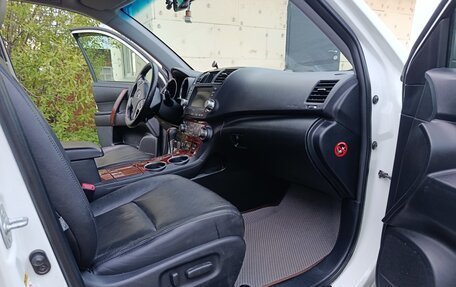 Toyota Highlander III, 2012 год, 2 200 000 рублей, 9 фотография