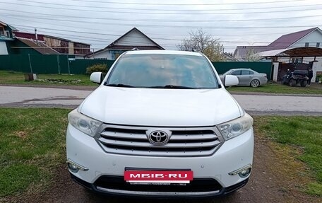 Toyota Highlander III, 2012 год, 2 200 000 рублей, 11 фотография