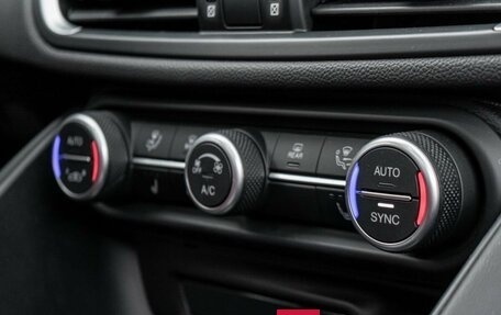 Alfa Romeo Giulia II, 2021 год, 3 547 000 рублей, 19 фотография
