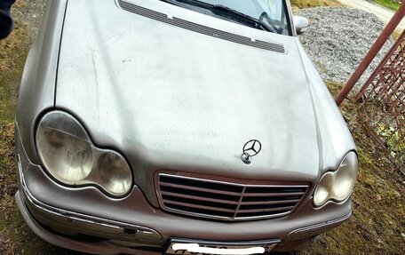 Mercedes-Benz C-Класс, 2004 год, 750 000 рублей, 3 фотография