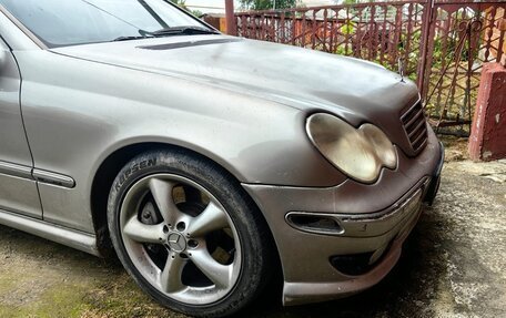Mercedes-Benz C-Класс, 2004 год, 750 000 рублей, 4 фотография