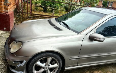 Mercedes-Benz C-Класс, 2004 год, 750 000 рублей, 5 фотография