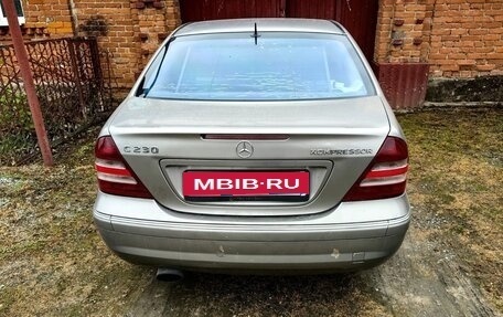 Mercedes-Benz C-Класс, 2004 год, 750 000 рублей, 1 фотография