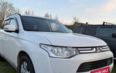 Mitsubishi Outlander III рестайлинг 3, 2014 год, 1 550 000 рублей, 1 фотография