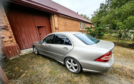Mercedes-Benz C-Класс, 2004 год, 750 000 рублей, 10 фотография