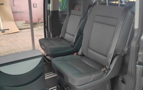 Volkswagen Multivan T5, 2008 год, 3 600 000 рублей, 12 фотография