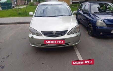 Toyota Camry V40, 2004 год, 750 000 рублей, 2 фотография