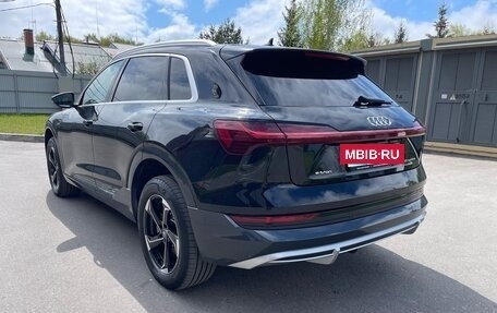 Audi e-tron I, 2020 год, 4 500 000 рублей, 9 фотография