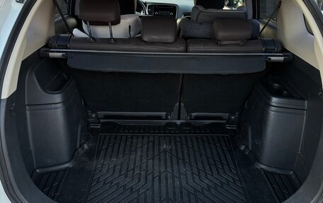 Mitsubishi Outlander III рестайлинг 3, 2014 год, 1 550 000 рублей, 3 фотография