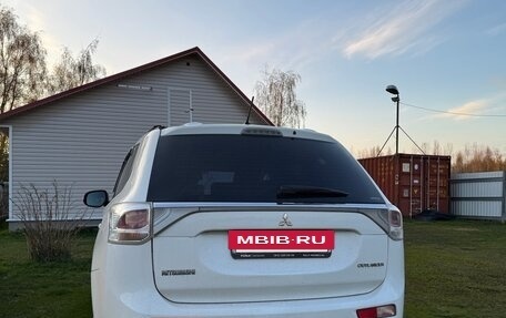 Mitsubishi Outlander III рестайлинг 3, 2014 год, 1 550 000 рублей, 20 фотография