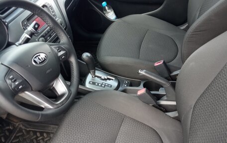 KIA Rio III рестайлинг, 2014 год, 870 000 рублей, 5 фотография