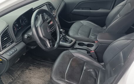 Hyundai Elantra VI рестайлинг, 2016 год, 1 100 000 рублей, 9 фотография