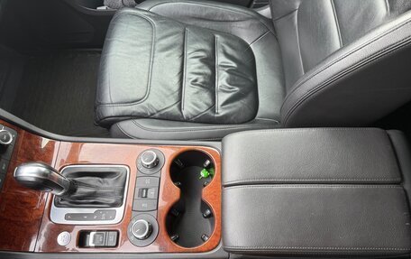 Volkswagen Touareg III, 2013 год, 2 099 000 рублей, 11 фотография