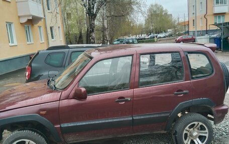 Chevrolet Niva I рестайлинг, 2004 год, 200 000 рублей, 2 фотография