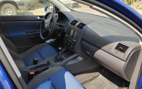 Volkswagen Golf V, 2005 год, 390 000 рублей, 3 фотография