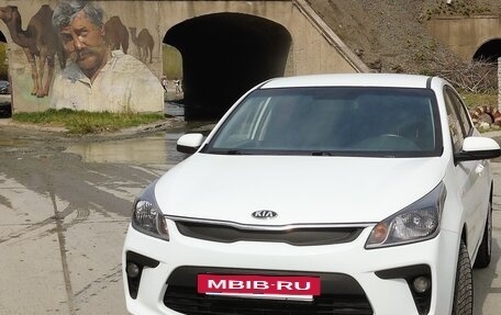 KIA Rio IV, 2018 год, 1 177 000 рублей, 2 фотография