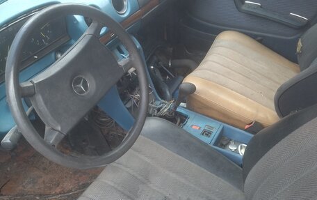 Mercedes-Benz W123, 1984 год, 100 000 рублей, 2 фотография