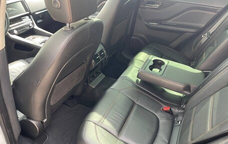 Jaguar F-Pace, 2016 год, 2 499 000 рублей, 17 фотография