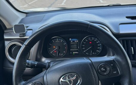 Toyota RAV4, 2017 год, 2 400 000 рублей, 7 фотография