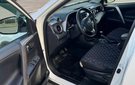 Toyota RAV4, 2017 год, 2 400 000 рублей, 4 фотография