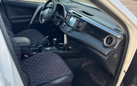 Toyota RAV4, 2017 год, 2 400 000 рублей, 13 фотография