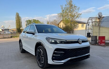 Volkswagen Tiguan, 2024 год, 4 550 000 рублей, 3 фотография