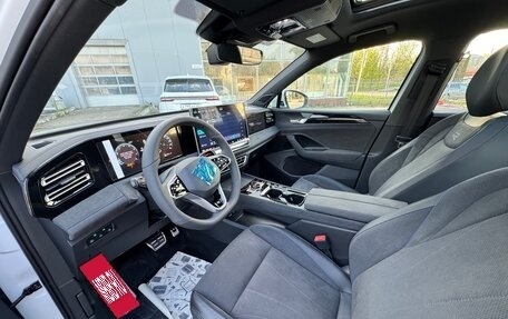 Volkswagen Tiguan, 2024 год, 4 550 000 рублей, 10 фотография