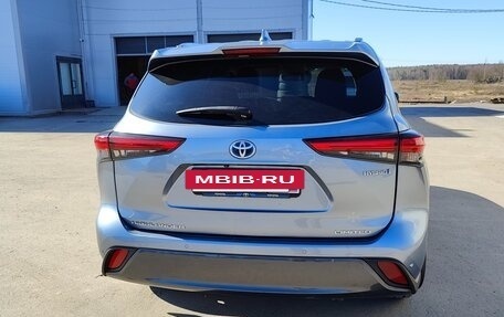 Toyota Highlander, 2020 год, 4 500 000 рублей, 7 фотография
