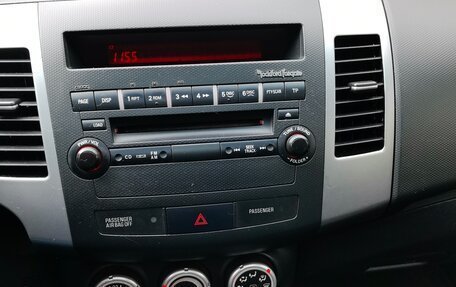 Mitsubishi Outlander III рестайлинг 3, 2008 год, 910 000 рублей, 14 фотография