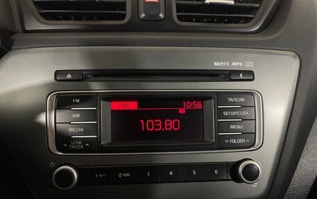 KIA Rio III рестайлинг, 2017 год, 997 000 рублей, 20 фотография