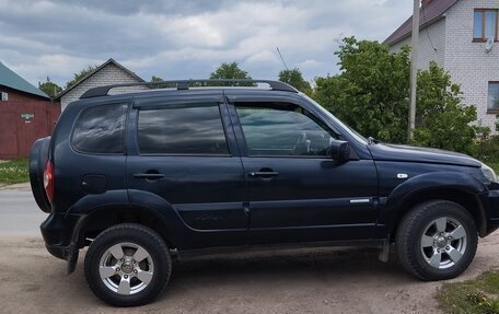 Chevrolet Niva I рестайлинг, 2010 год, 550 000 рублей, 4 фотография