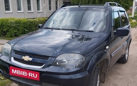 Chevrolet Niva I рестайлинг, 2010 год, 550 000 рублей, 2 фотография