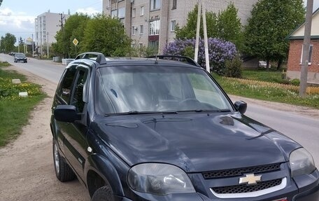 Chevrolet Niva I рестайлинг, 2010 год, 550 000 рублей, 3 фотография