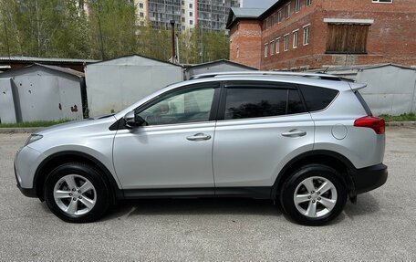 Toyota RAV4, 2014 год, 2 390 000 рублей, 3 фотография