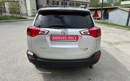 Toyota RAV4, 2014 год, 2 390 000 рублей, 5 фотография