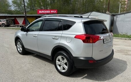 Toyota RAV4, 2014 год, 2 390 000 рублей, 4 фотография