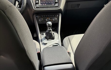 Volkswagen Tiguan II, 2017 год, 2 100 000 рублей, 6 фотография