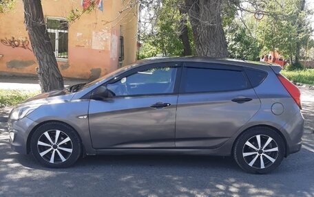 Hyundai Solaris II рестайлинг, 2014 год, 650 000 рублей, 3 фотография