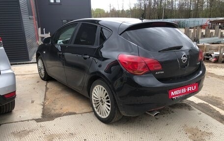 Opel Astra J, 2011 год, 630 000 рублей, 4 фотография