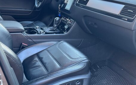 Volkswagen Touareg III, 2011 год, 1 850 000 рублей, 7 фотография